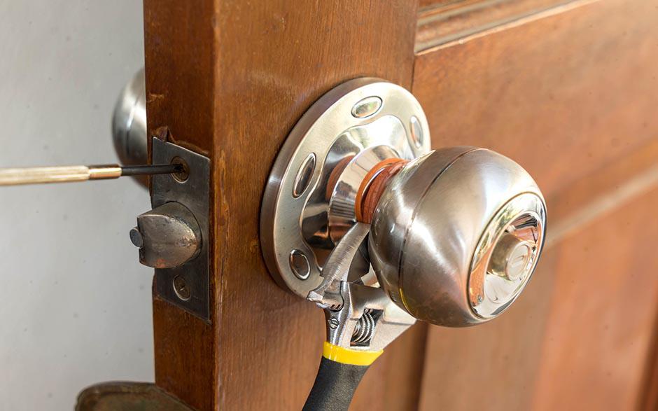 ouvrir une porte sans clef Villemomble